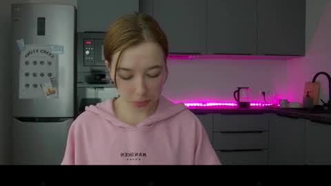 Amanda online show from 12/04/25, 12:14