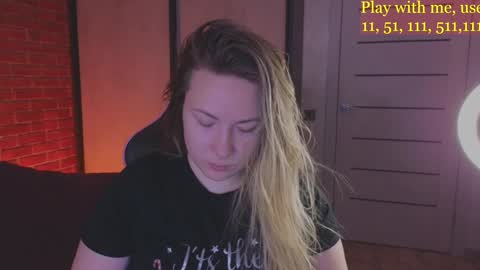 Everyday stream in the same time online show from 01/12/25, 04:52