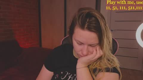 Everyday stream in the same time online show from 02/06/25, 01:38