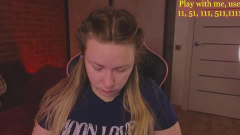 Everyday stream in the same time online show from 02/21/25, 01:44