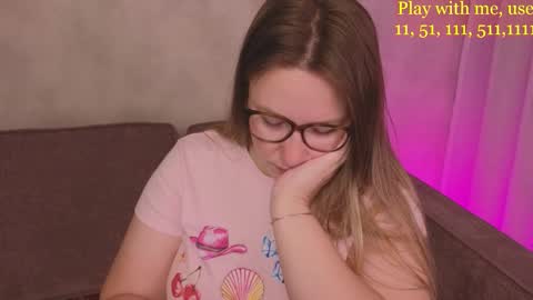 Everyday stream in the same time online show from 10/16/25, 01:39