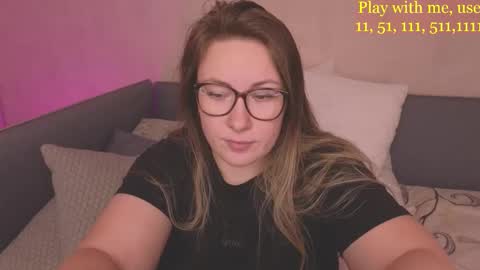 Everyday stream in the same time online show from 11/16/25, 01:00