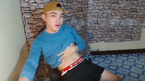 Snapshot of cute_enzo24 chatting on 02/19/25, 07:06 cute_enzo24 online show from 02/19/25, 07:06