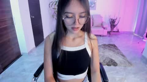 Snapshot of cute_fox_1 chatting on 05/02/26, 02:44 Bella Fox online show from 05/02/26, 02:44