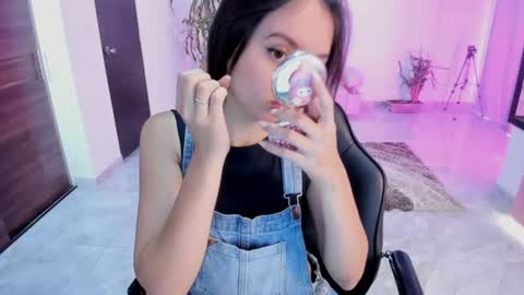 Snapshot of cute_fox_1 chatting on 07/01/26, 01:34 Bella Fox online show from 07/01/26, 01:34