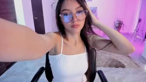Snapshot of cute_fox_1 chatting on 07/17/26, 02:34 Bella Fox online show from 07/17/26, 02:34