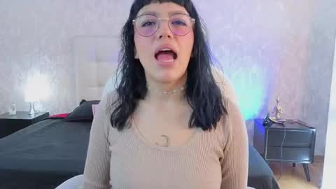 Sofa  online show from 04/15/26, 12:01