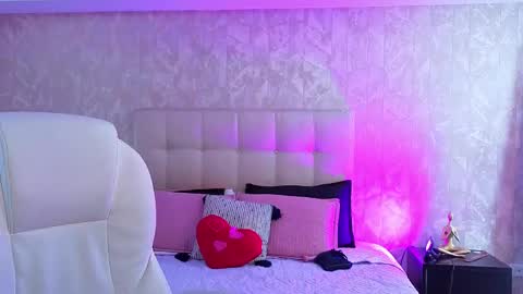 Sofa  online show from 04/20/26, 12:30