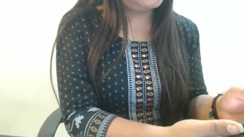 cute_kavya online show from 10/15/25, 10:59