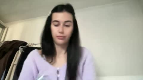 Snapshot of cute_kriss94 chatting on 11/07/25, 01:44 cute_kriss94 online show from 11/07/25, 01:44