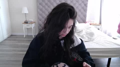 Snapshot of cute_lilia chatting on 05/29/26, 08:12 Lilia online show from 05/29/26, 08:12