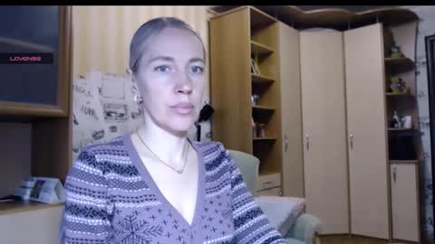 cute_lion_ online show from 10/25/25, 10:12