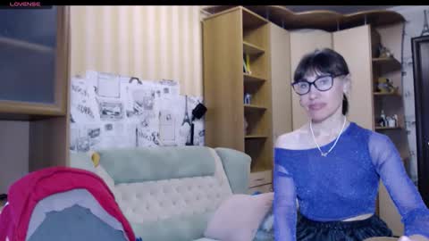 cute_lion_ online show from 11/23/25, 12:27