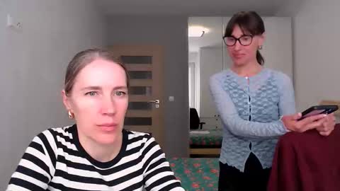 cute_lion_ online show from 04/21/26, 03:50