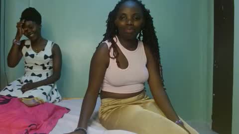 cute_lorna online show from 04/14/26, 11:33