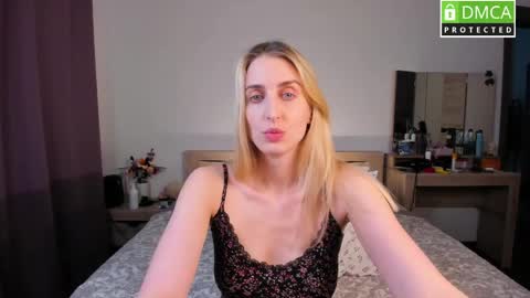 Snapshot of cute_milana chatting on 05/15/26, 01:18 Milana online show from 05/15/26, 01:18