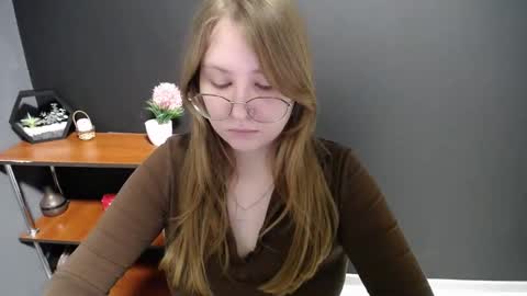 Veronica online show from 02/19/25, 10:45