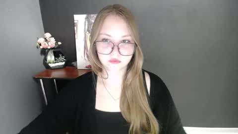 Veronica online show from 10/21/25, 06:25