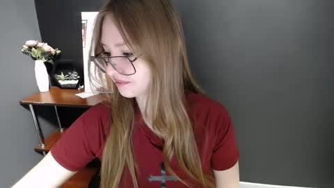 Veronica online show from 03/24/26, 07:46