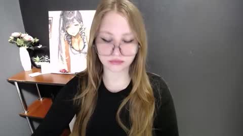 Snapshot of cute_minx chatting on 05/19/26, 06:31 Veronica online show from 05/19/26, 06:31