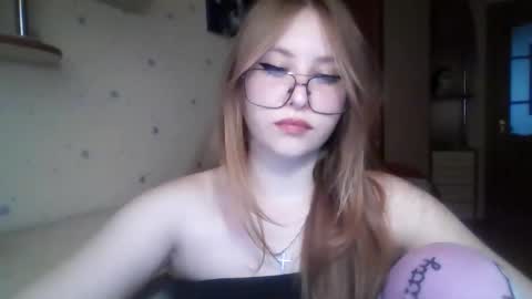 Snapshot of cute_minx chatting on 05/20/26, 02:34 Veronica online show from 05/20/26, 02:34