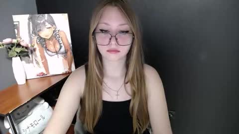 Snapshot of cute_minx chatting on 05/28/26, 06:54 Veronica online show from 05/28/26, 06:54
