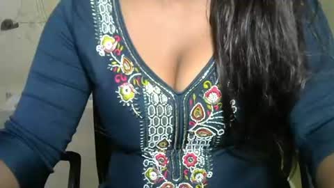 Snapshot of cute_payalji chatting on 04/23/26, 12:29 alia online show from 04/23/26, 12:29