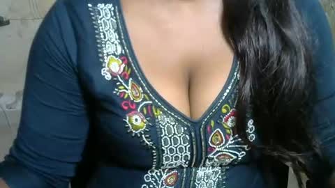 Snapshot of cute_payalji chatting on 06/01/26, 01:57 alia online show from 06/01/26, 01:57