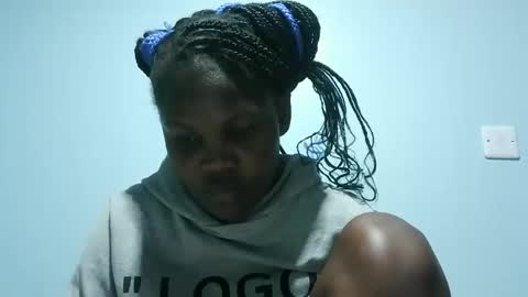 cute_roxie online show from 02/21/25, 10:26