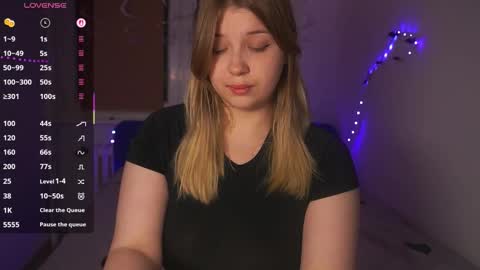 Snapshot of cute_sharloti chatting on 10/28/25, 06:21 Sasha online show from 10/28/25, 06:21