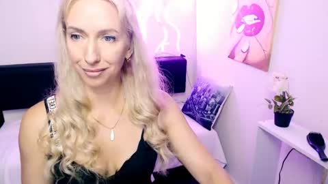 cute_smile_shy online show from 07/13/26, 09:39