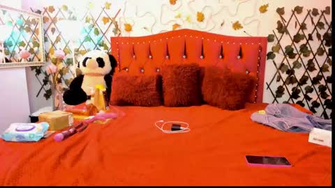 cute_zoe1 online show from 09/18/25, 10:01