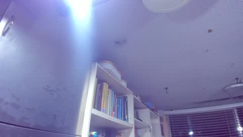 WANNA SEE MORE OF TWINS              online show from 12/15/24, 07:46