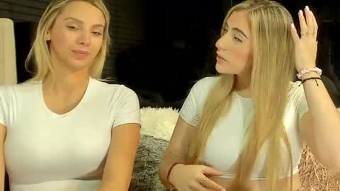 Snapshot of cuteanddesesperate chatting on 05/16/26, 03:14 WANNA SEE MORE OF TWINS online show from 05/16/26, 03:14