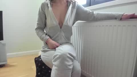 Snapshot of cuteangelx chatting on 03/03/25, 07:32 Anne-Marie online show from 03/03/25, 07:32