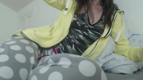 Snapshot of cuteangelx chatting on 11/03/25, 07:53 Anne-Marie online show from 11/03/25, 07:53