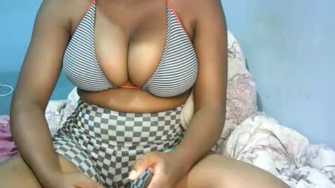 Snapshot of cuteavrill chatting on 09/22/25, 06:32 Avrill online show from 09/22/25, 06:32