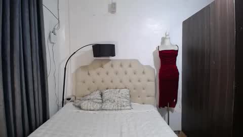 Snapshot of cutebadtgirl chatting on 03/28/26, 06:18 MIKAY online show from 03/28/26, 06:18