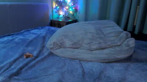 Snapshot of cutebootybabe21 chatting on 12/20/24, 05:18 Amy but I cam as CuteBootyBabe21 online show from 12/20/24, 05:18