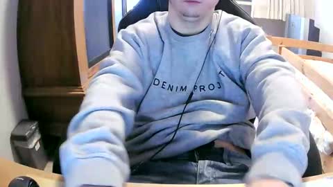 Cuteboy090 online show from 04/06/26, 09:54