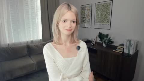 Snapshot of cutebrutality chatting on 09/30/25, 09:03 Alice online show from 09/30/25, 09:03