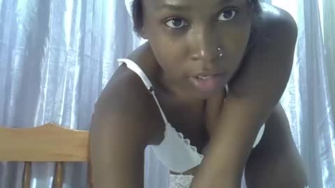 Snapshot of cutechic_pretty chatting on 10/01/25, 07:42 Tasha online show from 10/01/25, 07:42