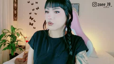 Zoe  online show from 05/18/26, 04:29