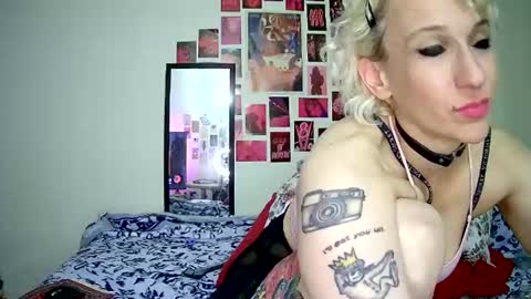 Bella online show from 04/07/26, 04:46