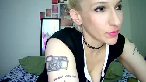 Bella online show from 04/24/26, 05:10