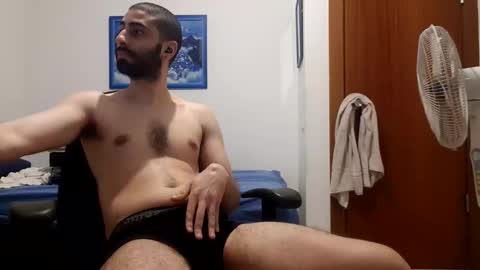 Snapshot of cuteguy52 chatting on 04/29/26, 10:38 cuteguy52 online show from 04/29/26, 10:38