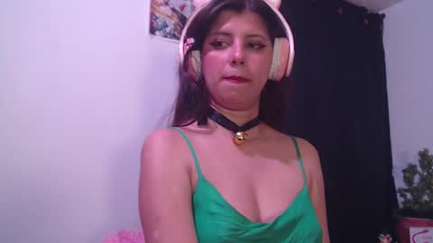 Snapshot of cutehaome chatting on 09/09/25, 02:00 haome online show from 09/09/25, 02:00