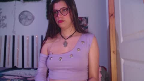 Snapshot of cutehaome chatting on 09/17/25, 02:13 haome online show from 09/17/25, 02:13