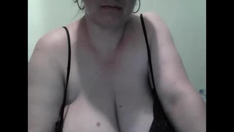 Jessy online show from 10/22/25, 02:39