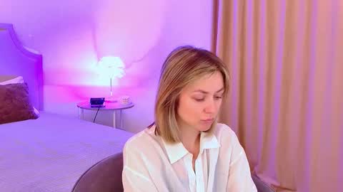 cutemirage online show from 11/30/25, 02:32